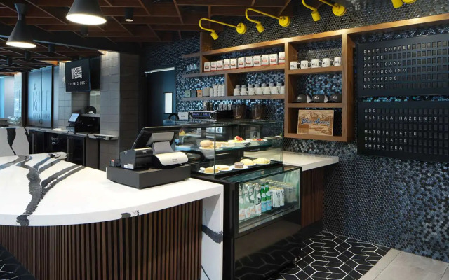 River's Edge Hotel Portland, Tapestry Collection by Hilton