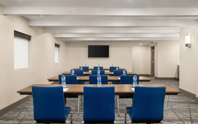 Holiday Inn Express & Suites Evansville Downtown