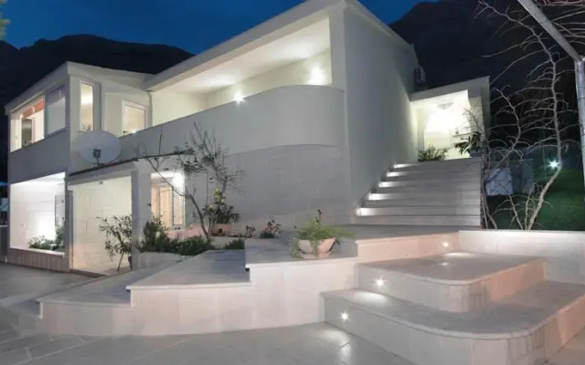 Villa Biston