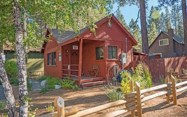 1198 Carson Avenue 1 Bedroom Cabin by RedAwning