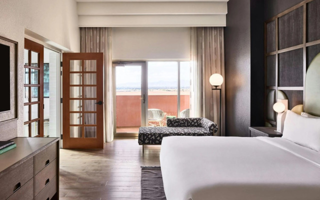Renaissance® Phoenix Glendale Hotel & Conference Center