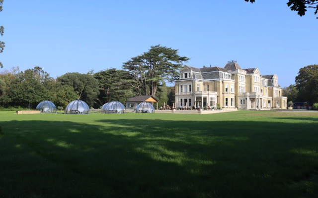 Orange Grove Hotel & Gardens
