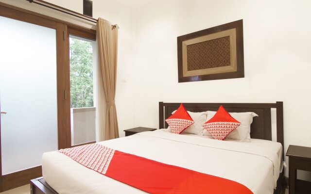 OYO 261 Sasono Putro Guest House