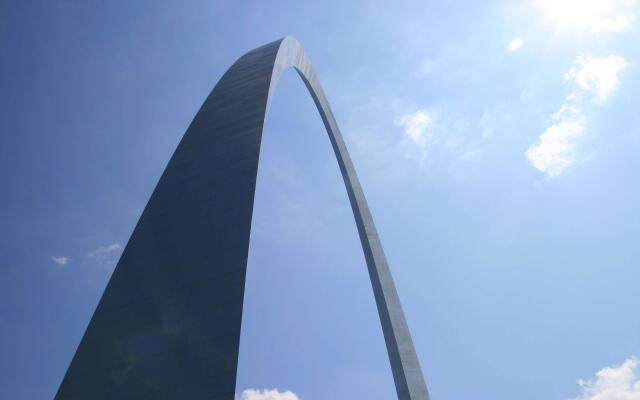 Hampton Inn St. Louis-Downtown (At the Gateway Arch)