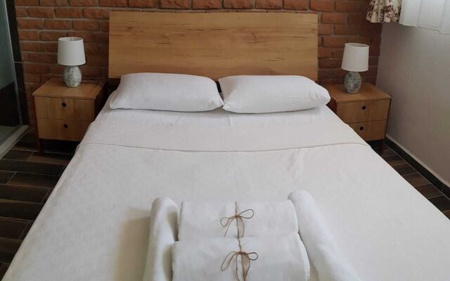 Adayel Otel & Bağ Evi