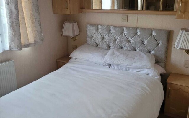Discover Comfort Home From Home 8-birth Caravan
