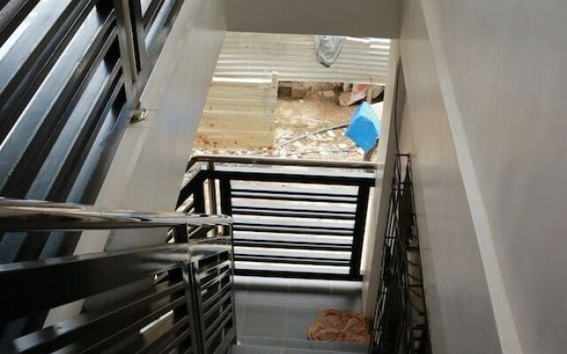 Chelle's Apartelle - Inn