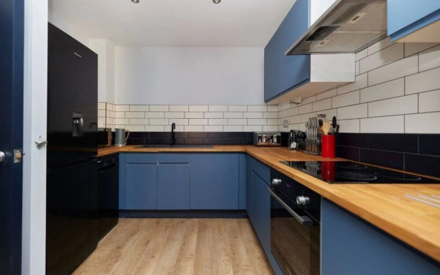 The Whitechapel Place Stunning 2bdr Flat With Balcony