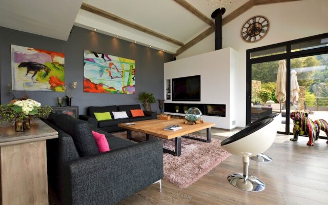 Villa piscine à débordement panorama