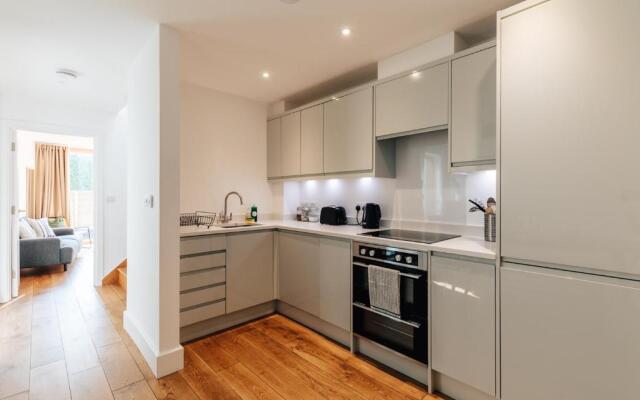 Redland Stay In Bespoke Home 2 of 2
