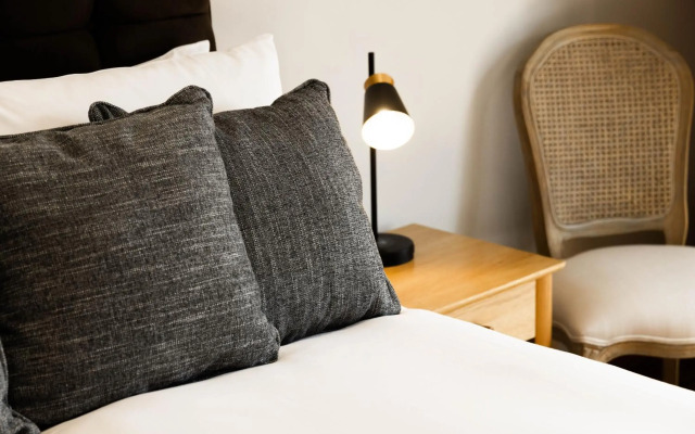 Serviced Guest ApartSuites The Unicorn