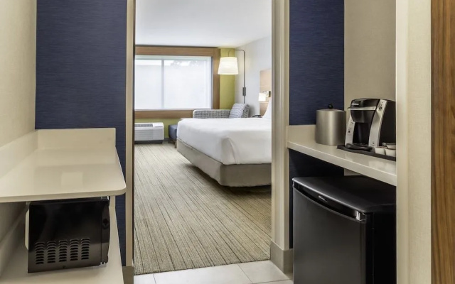 Holiday Inn Express Milwaukee West Allis, An Ihg Hotel