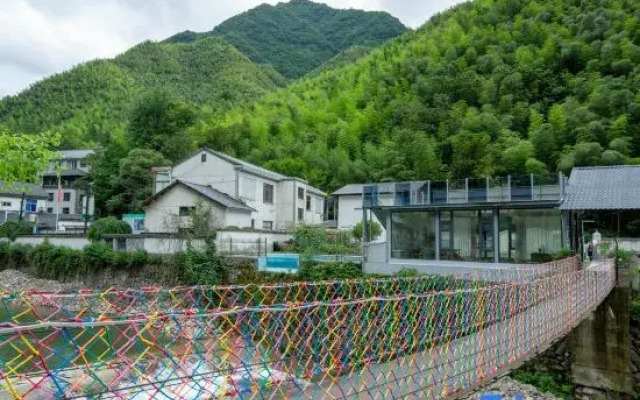 Fall asleep with river villa