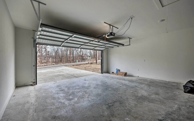 Newly Built Bella Vista Home Near Lakes