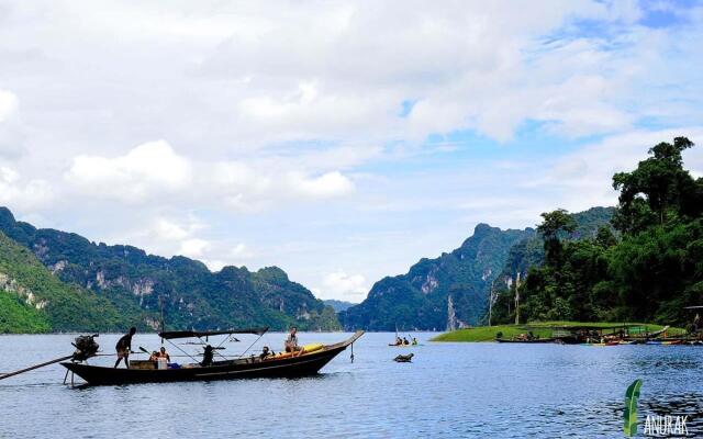 Anurak Community Lodge