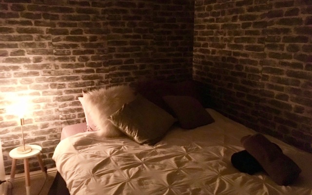 BUDGET Bourke st Studios