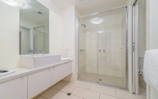 Waterfront Melbourne Apartments