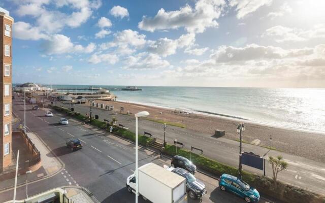 Worthing sea-front apartment
