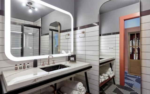 The Chicago Hotel Collection - Wrigleyville