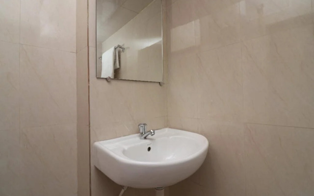 Golden Inn By OYO Rooms
