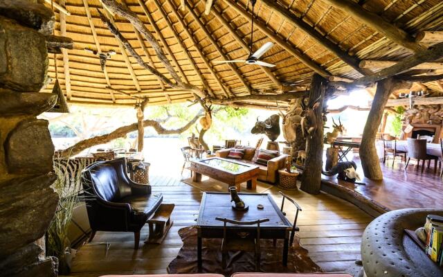 Toro River Lodges Big 5 Exclusive Safari