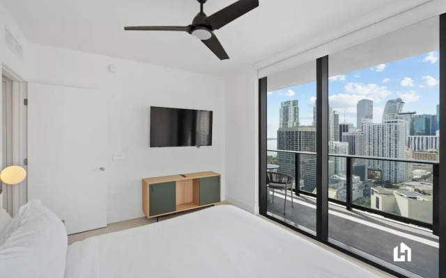 Stylish Apartments with Partial Ocean Views in Downtown