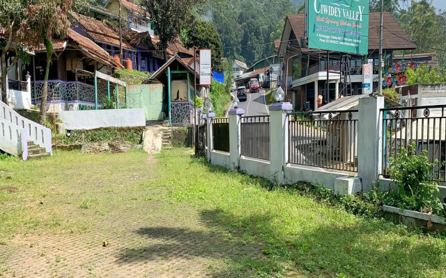 OYO 2157 Pondok Gembyang Air Panas Alam