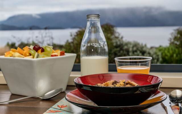 Loch Vista Lake View Villa Accommodation