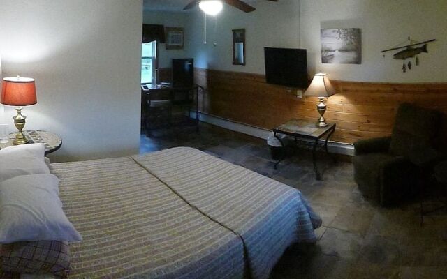 Balsam Lake Motel