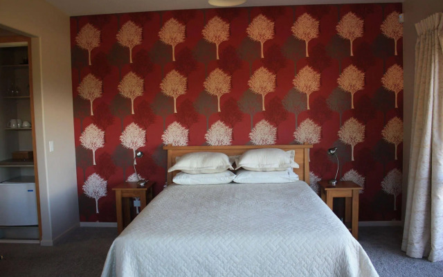 Redvale Ridge B&B