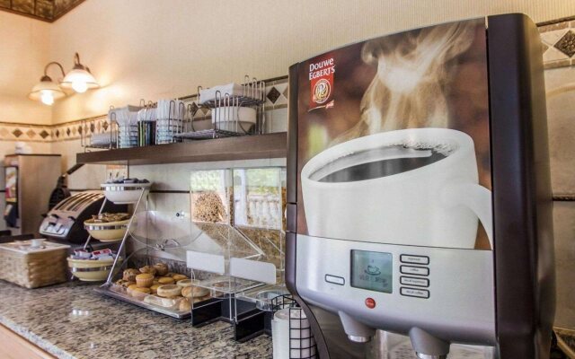 Econo Lodge Inn & Suites Old Saybrook Westbrook