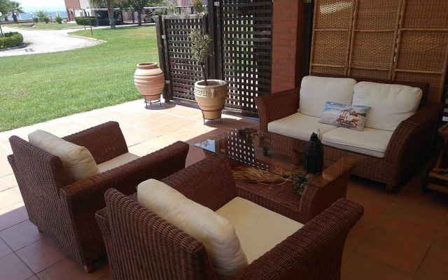 Sansen Villa Tripotamos