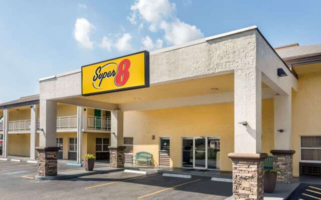 Super 8 by Wyndham Ellenton Bradenton Area