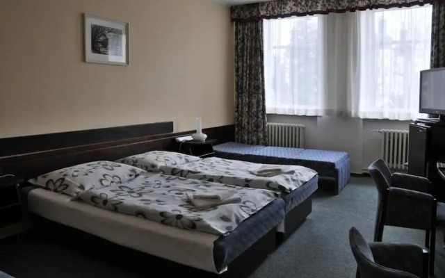 Hotel Labut