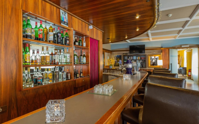 Athmos Hotel