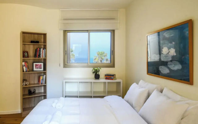 Coastline Family Triplex by Sea N' Rent