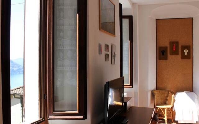 Comoholidays - Ul Palazz 18th Century Apartment