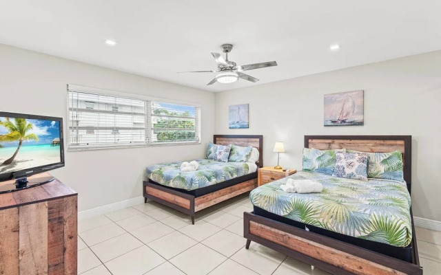 Beach, Pool; Las Olas Getaway