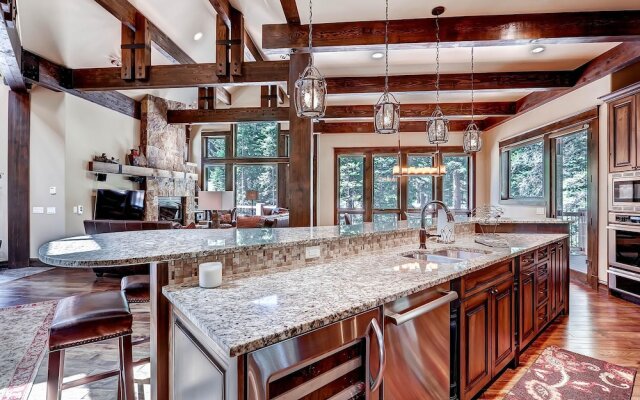 Rocky Mountain Lodge