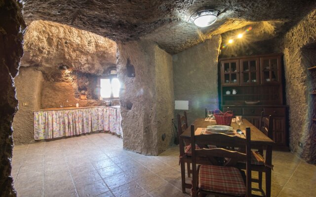 Casa Cueva Las Margaritas