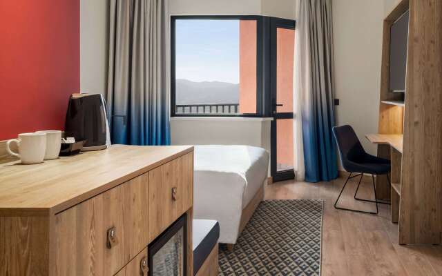 Tryp BY Wyndham Zomin