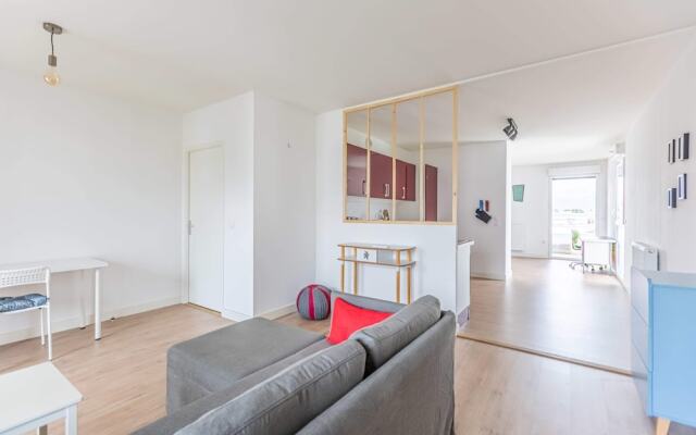 Spacious Apartment for 4 People in Bordeaux!