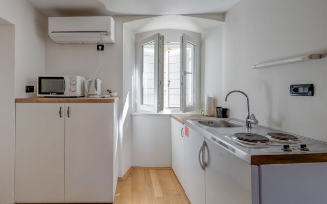 Temple Luxury Apartments & Rooms