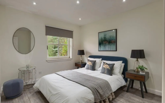 Captivating 3-bed Apartment by Gleneagles
