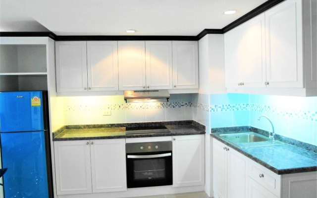 Sea View 1-bed at Jomtien Beach - Sleeps 2