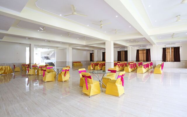 OYO 8425 Hotel Shiv Palace