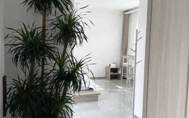 I have a homestay (Dali Erhai Longchun Wharf)