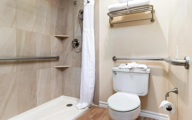 Chase Suite Hotel Newark-Fremont
