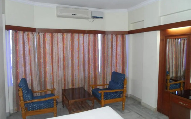 Hotel PLR Grand
