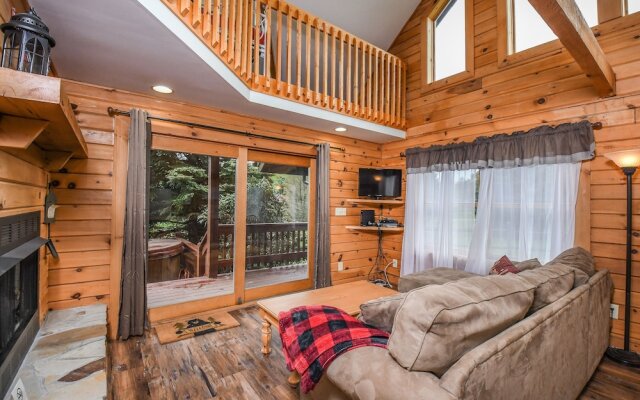 McKenzie's Cabin 2 Bedroom House